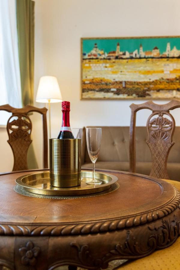 Doma3 Luxury Vilnius Apartment Buitenkant foto