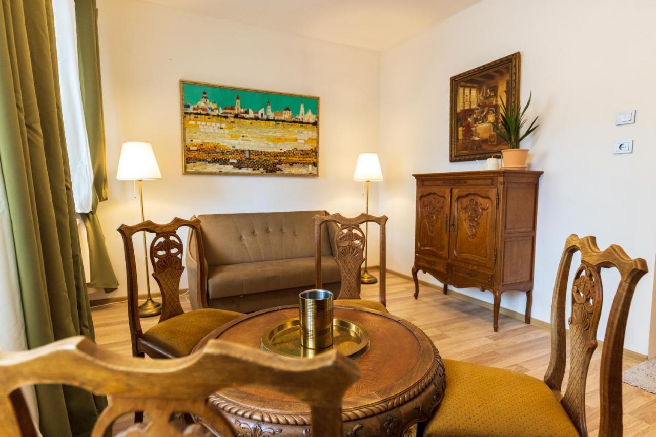 Doma3 Luxury Vilnius Apartment Buitenkant foto